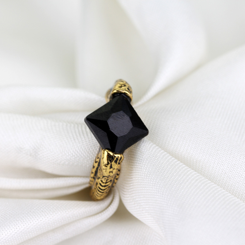 Vintage Horcrux Style Ring wit - Pilates Ring Magic ulasan dan harga